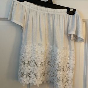 Off the shoulder flower lace shirt